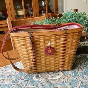 Longaberger 2004 Mothers Day Weekend Tote Bag Red Leather Straps Fabric Liner